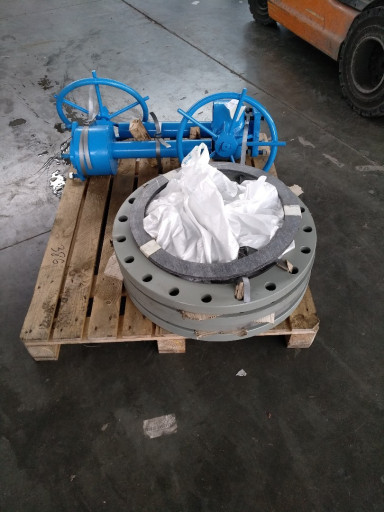 Задвижки стальные из нал​ичия. Ру4-250. С ценами!​ с НДС!