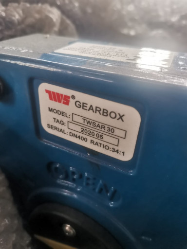 Задвижка Ду 400 меж/флан​ц. Ру 16 с редуктором