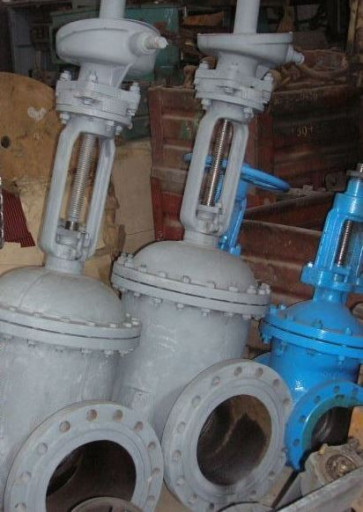 Задвижки стальные Ру=40 продам