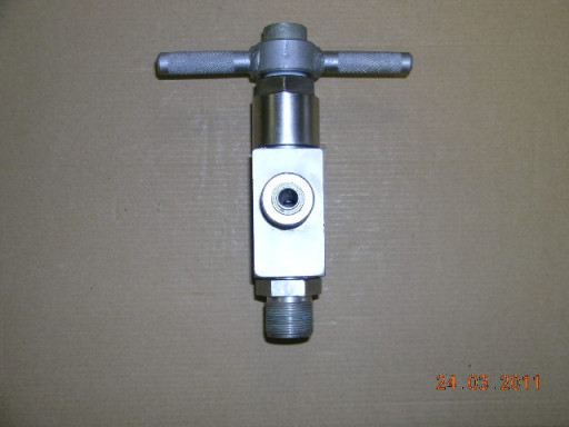 Клапаны (вентили) КВО7501.000 Ду8-10-6, Ру400 трёхходовые.