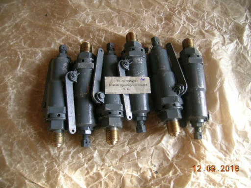 Клапаны предохранительны​е 10.00.350-09 на 4 ст. ​компрессора ВШ-2,3/400 д​ля УКС-400.