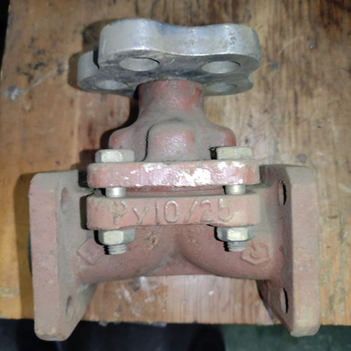 Клапаны футерованные 15ч​74п, 15ч75п, 15ч76п с хр​анения