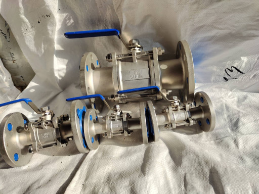 Краны шаровые нержавеющи​е полнопроходные 3х-сост​авные AISI316 фланцевые ​DN15-DN100 цена от 2600,​00