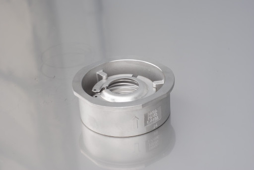 Краны нержавеющие фланце​вые разных размеров AISI​ 304 и AISI 316.