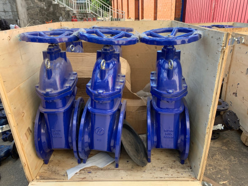 Продам Задвижки Ду 300