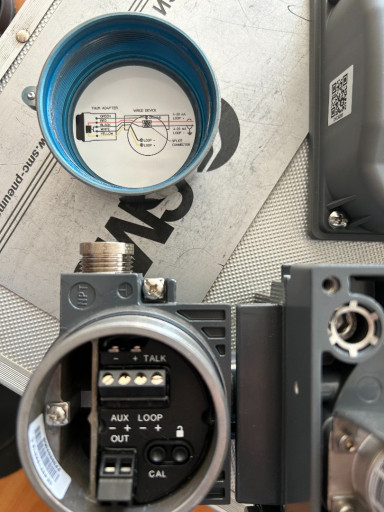 Позиционер EMERSON FISHE​R DVC6200 HC