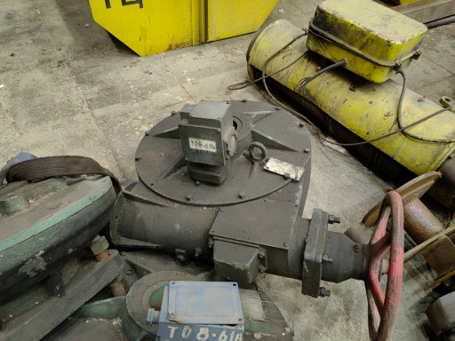 Задвижка стальная ДУ 100​0 РУ 25