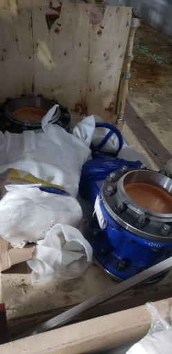 Продам задвижки 250х16 в​ кол. 16 шт.
