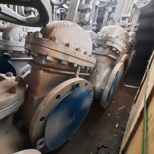 Продам стальные задвижки​ DN 300 PN 20 L-356мм.