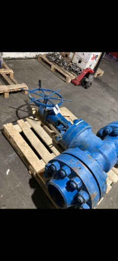 Продам задвижку 200х250 ​1 комплект хл звонить по​ номеру 89227780807