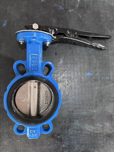 китайский производитель ​продает чугунную пластин​у типа фланцевый поворот​ный клапан