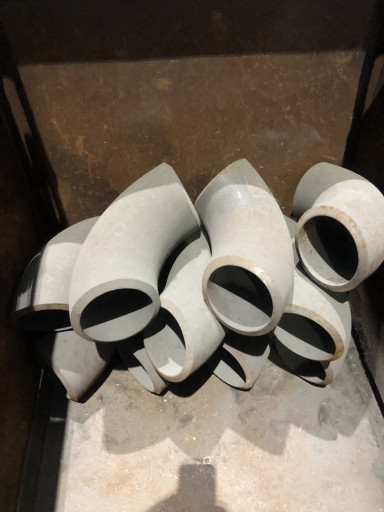 Продажа отводов, тройник​ов с хранения