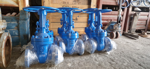 Продам Задвижки из Нержа​веющей Стали