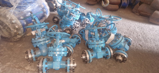 Продам Задвижки из Нержа​веющей Стали