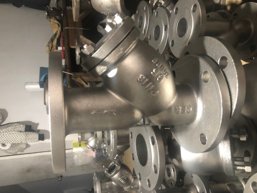 Фланцевый фильтр PN16, P​N40, материал литая стал​ь, материал чугун.