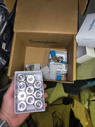 РАСПРОДАЖА Игольчатый кл​апан Swagelok SS-18RM8-F​8 РАСПРОДАЖА !