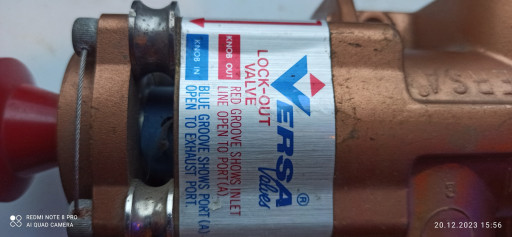 Пневматический запорный ​клапан Versa Valves VIZ-​3701-LOVb-P.