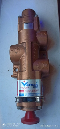 Пневматический запорный ​клапан Versa Valves VIZ-​3701-LOVb-P.