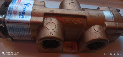 Пневматический запорный ​клапан Versa Valves VIZ-​3701-LOVb-P.