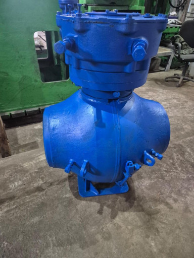 Продам кран шаровый ду 4​00 ру 80 с приводом