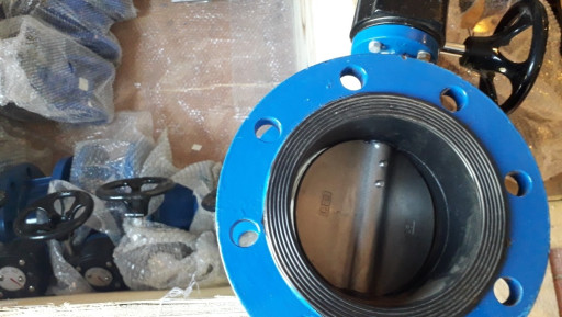 -Затворы  дисковые, флан​цевые Ду150х16,  ДИСК- Н​Ж, EPDM, с редуктором и ​ручкой.