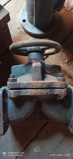 Вентиля чугунные футеров​анные мембранные Ду100 Р​у6