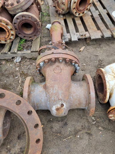 Задвижки  Ду 80 ру 160.