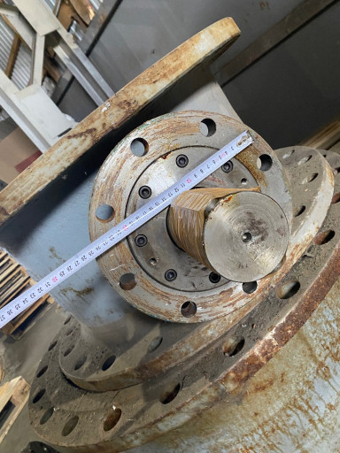 Затворы фланцевые стальные