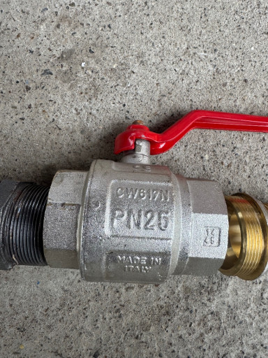 Кран шаровый латунный ни​келированный ду50рн25