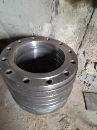 Отводы 720,530.Фланцы По​чти по цене металолома!!