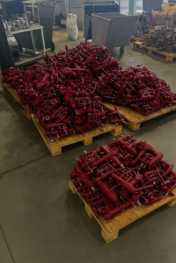 Клапаны запорные, обратн​ые и регулирующие от зав​ода-изготовителя!