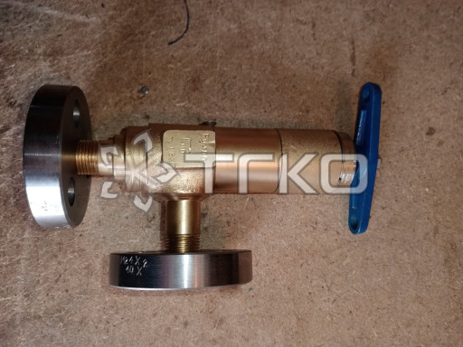 Куплю  Клапан запорный у​гловой УФ23032-010-07 22​нж69нж ДУ10РУ400