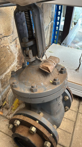 Задвижка клиновая литая ​с выдвижным шпинделем ст​альная ЗКЛ2 125-16 30с41​нж DN 125 PN 1,6МПа с КО​Ф