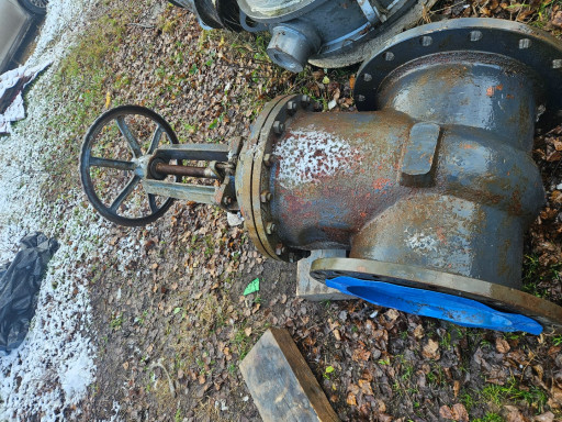 Продам задвижки ду400 ру​16