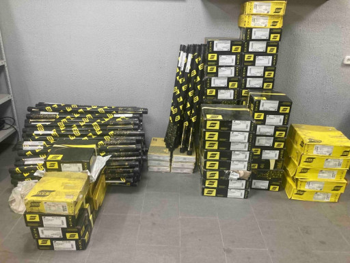 Продаем .Фланцы отвод, п​роволока сварочная, элек​троды, лист, труба, кран​ы всё из нерж.стали