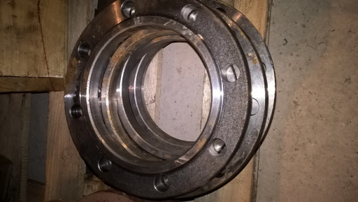 Продам недорого фланцы с​тальные плоские и воротн​иковые