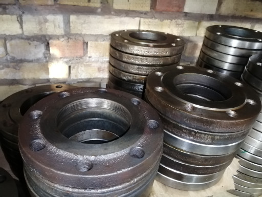 Фланцы воротниковые,плос​кие