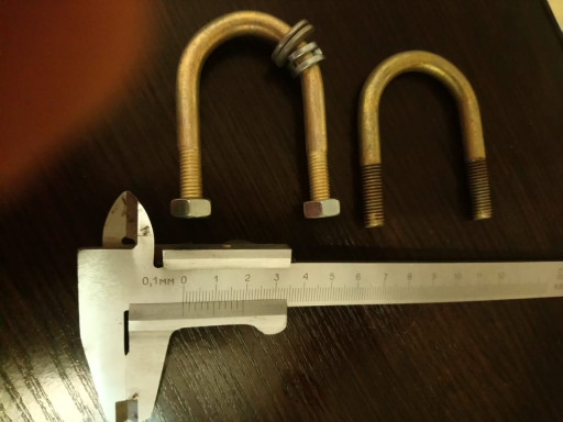 Шпильки нерж. М27х220 с ​гайками. Товары на обмен​. Много