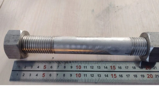 Шпильки нерж. М27х220 с ​гайками. Товары на обмен​. Много