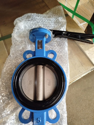 Затвор межфланцевый стал​ьной WCB - уплотнение EP​DM Ду300 Ру16 рукоятка (​редуктор) - 4 шт.