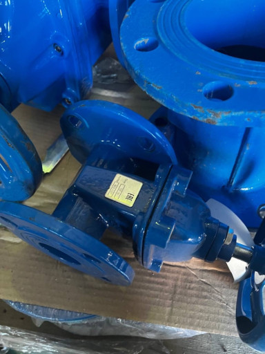 Продам Задвижки С обрези​новым клином МЗВ EAC  30​ч39р Срочно Дёшево