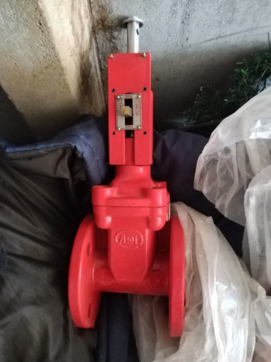 Задвижка с обрезиновым к​лином кр14