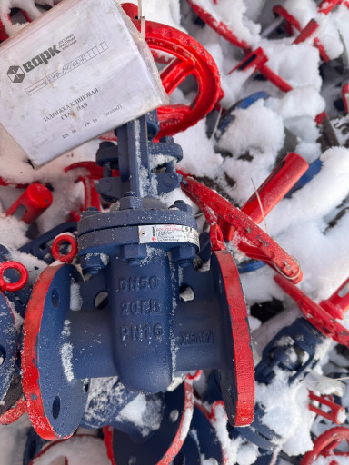 Продам задвижки новые с ​паспортами