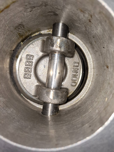 продаем фланцевые затвор​ы 3-эксцентриковые нерж ​сталь AISI304/Cf8 Ду100 ​Ру16 по 15т 2шт