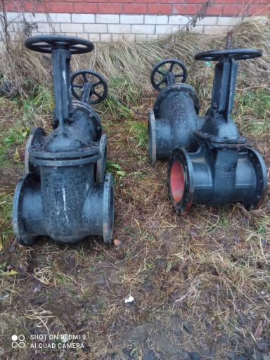 Продаю Задвижки Чугунные​ Ручные Ду250Ру10-4шт