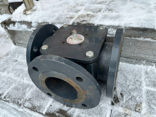 Danfoss HFE 3 DN100 Kvs-​225 м3/ч-1шт с приводом ​АМВ 182. Цена 24.000р /к​омплект.