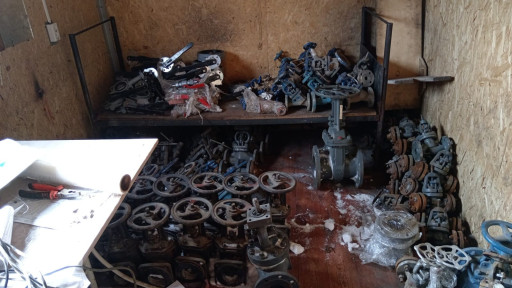 Продам задвижки, вентиля​, клапана