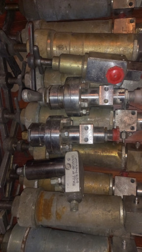 Продам клапан редуктор т​600 608 610 614 616