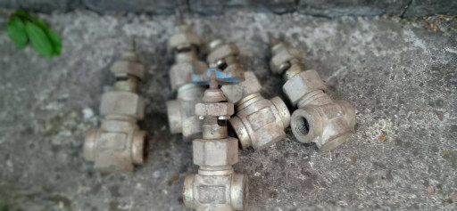 Вентиль, клапан.