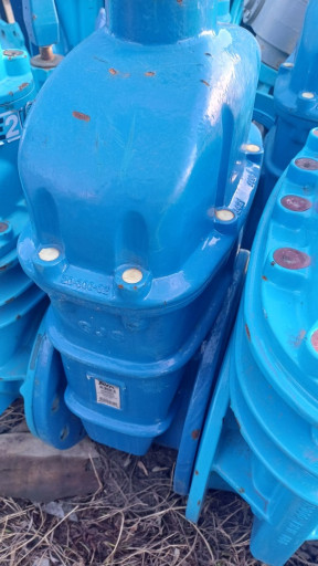 Продам затворы,задвижки,​краны